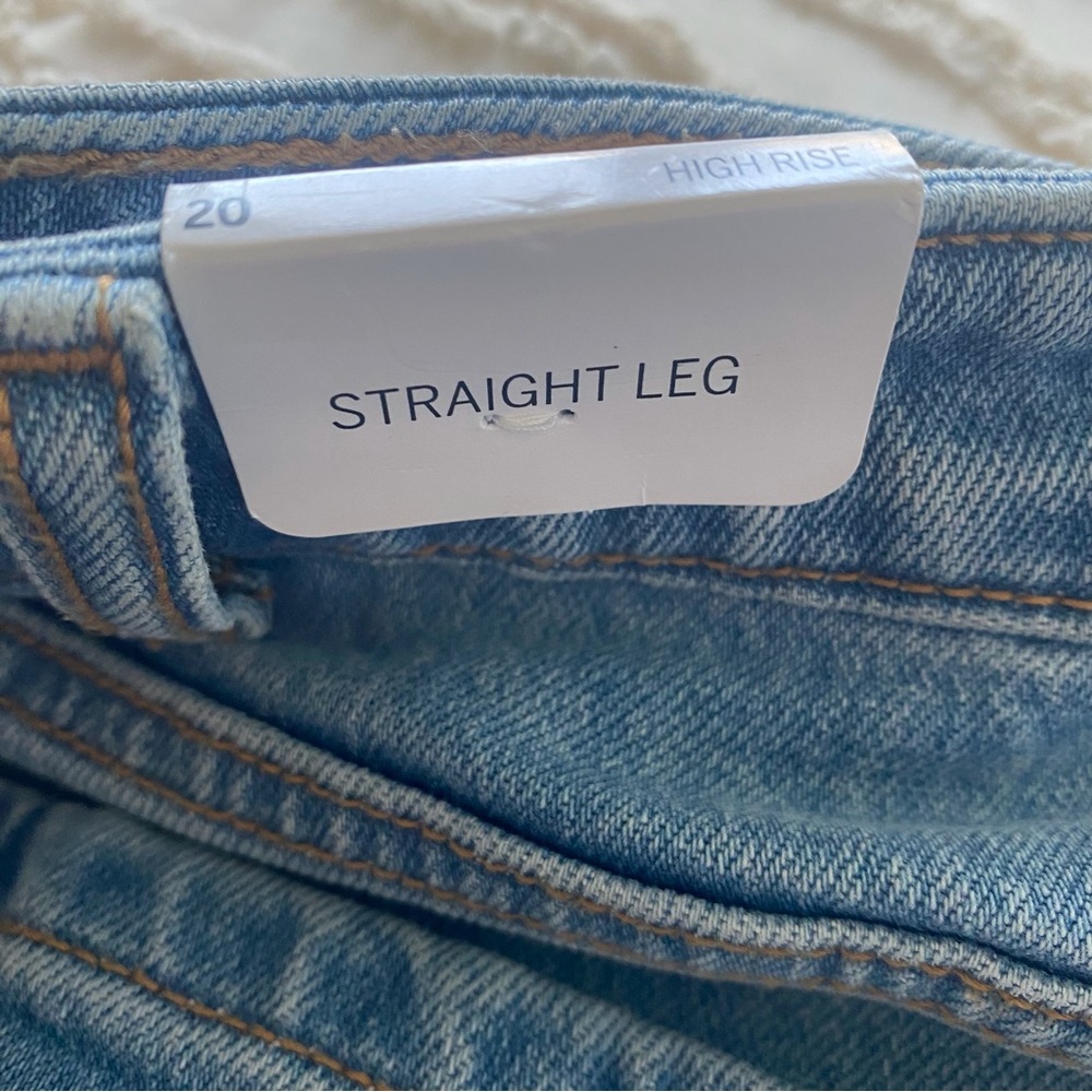 Classic High-Waist Women's Blue Jeans - Picture 7 of 9